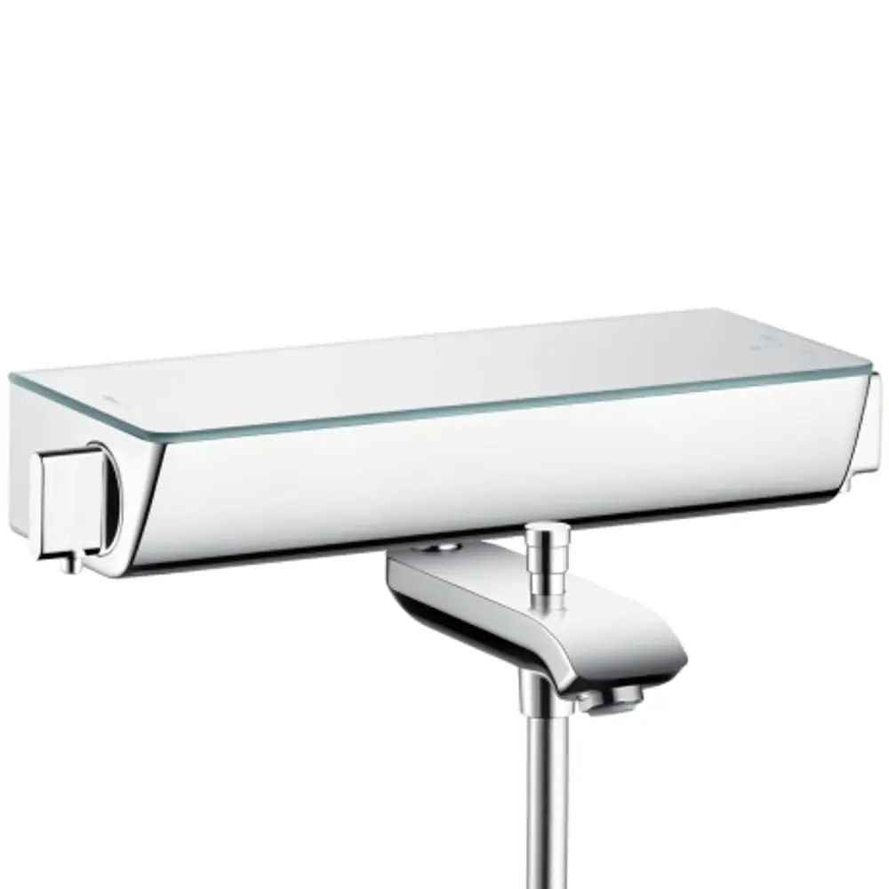 Chromfarbener Thermostat von Hansgrohe mit flacher Oberseite und seitlichem Griff zur Temperaturregelung, montiert an einer Wand.